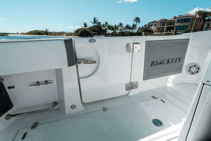 33ft Blackfin Yacht For Sale
