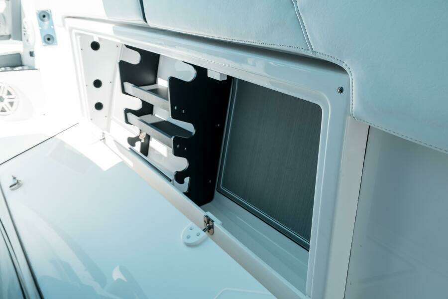 33ft Blackfin Yacht For Sale