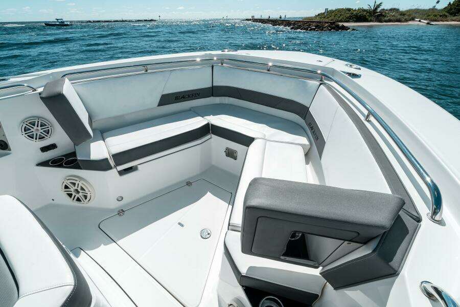 33ft Blackfin Yacht For Sale