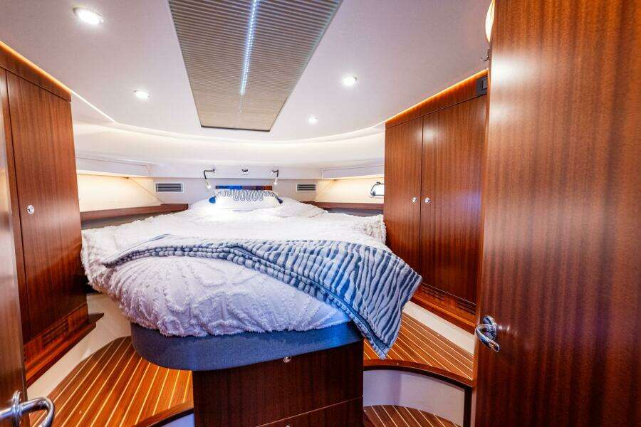Endeavour 40ft Nimbus Yacht For Sale