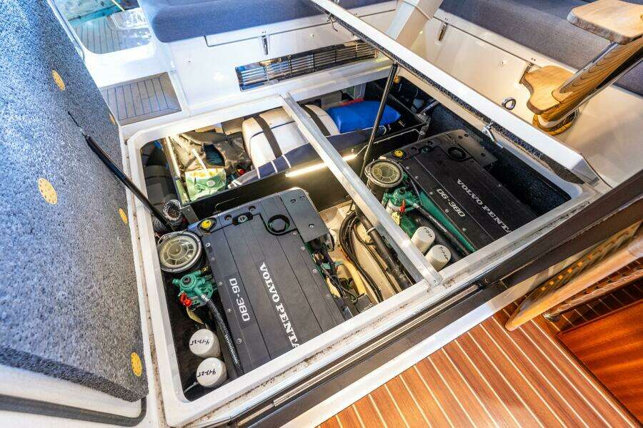 Endeavour 40ft Nimbus Yacht For Sale