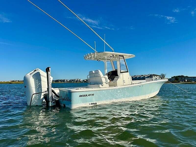 Amy s Cupholder  26ft Regulator Yacht For Sale