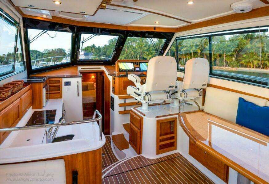 37ft Back Cove Yacht For Sale