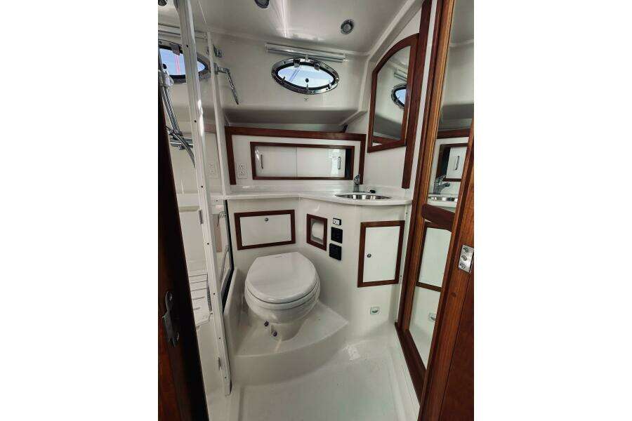 Check In 37ft Back Cove Yacht For Sale