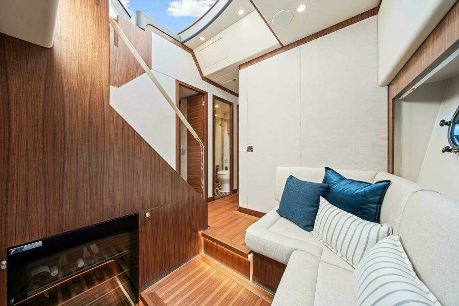 Dog House 66ft Belize Yacht For Sale