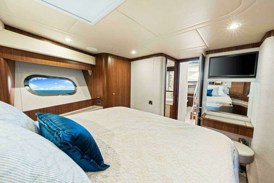 Dog House 66ft Belize Yacht For Sale