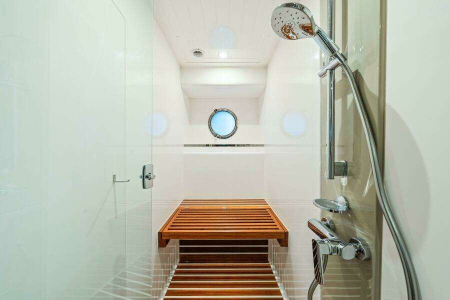 Dog House 66ft Belize Yacht For Sale