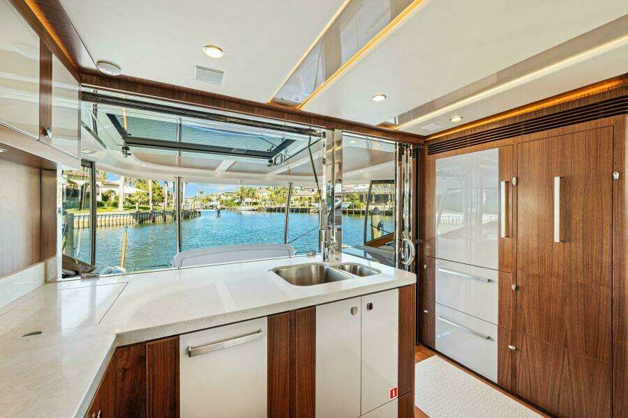 Dog House 66ft Belize Yacht For Sale