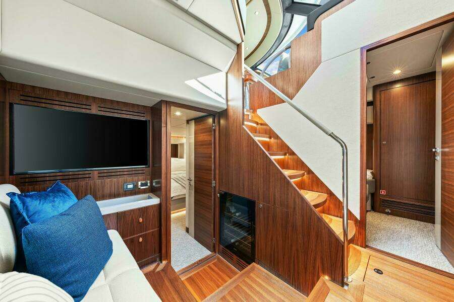 Dog House 66ft Belize Yacht For Sale
