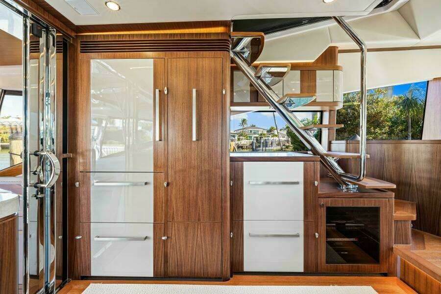 Dog House 66ft Belize Yacht For Sale
