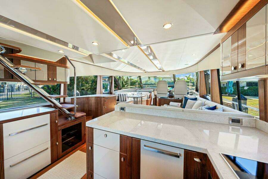 Dog House 66ft Belize Yacht For Sale