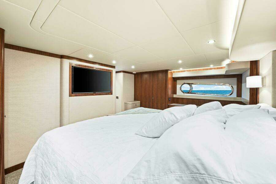 Dog House 66ft Belize Yacht For Sale