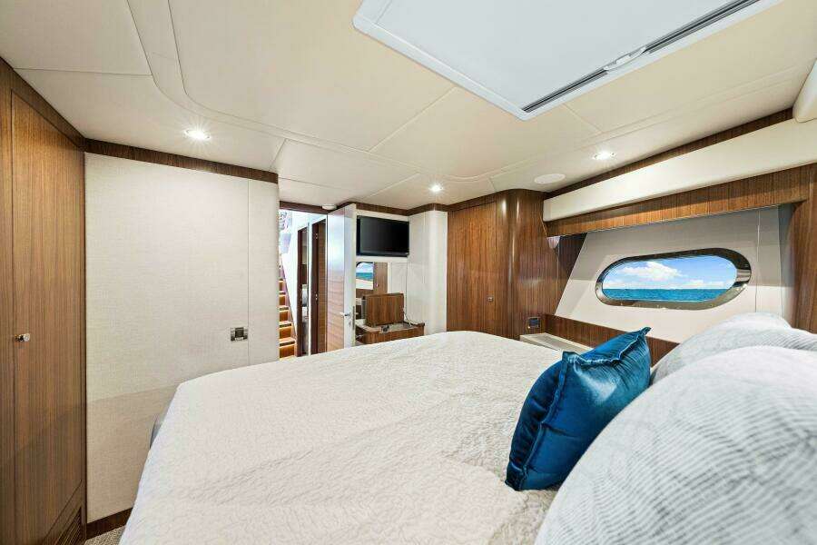 Dog House 66ft Belize Yacht For Sale