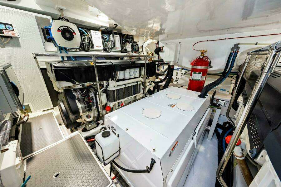 Dog House 66ft Belize Yacht For Sale