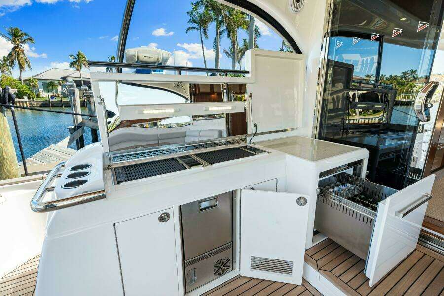Dog House 66ft Belize Yacht For Sale