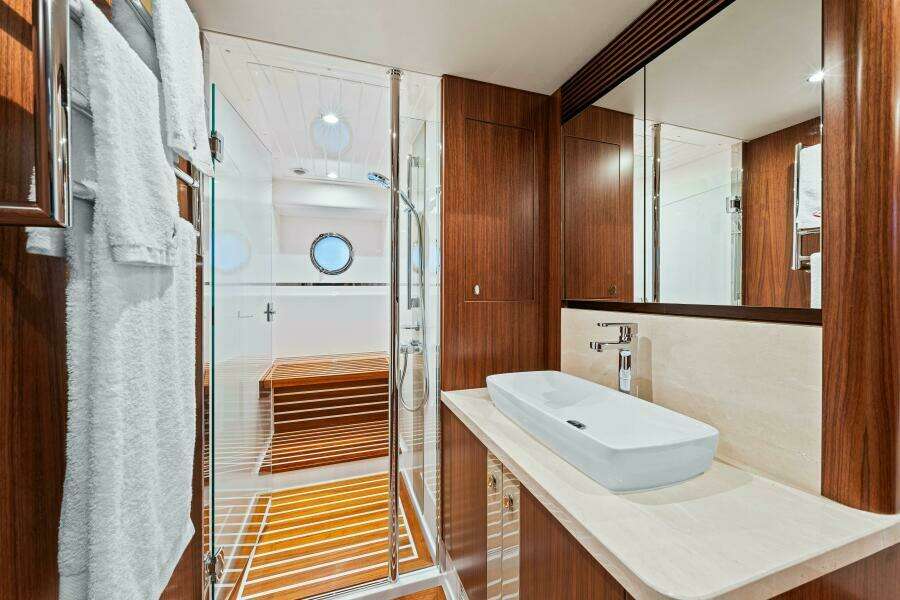 Dog House 66ft Belize Yacht For Sale