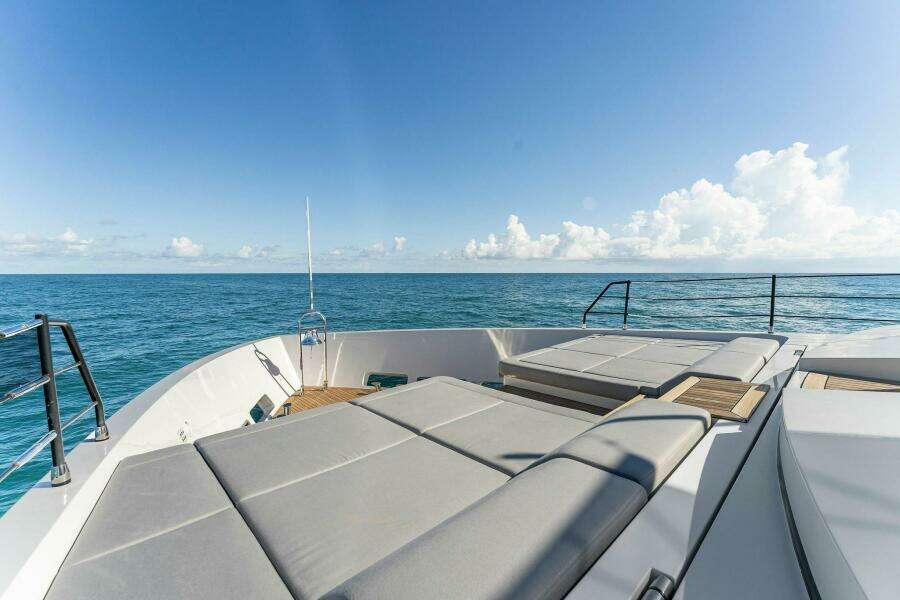 Oceans Se7en 106ft Custom Line Yacht For Sale