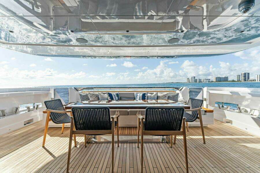 Oceans Se7en 106ft Custom Line Yacht For Sale