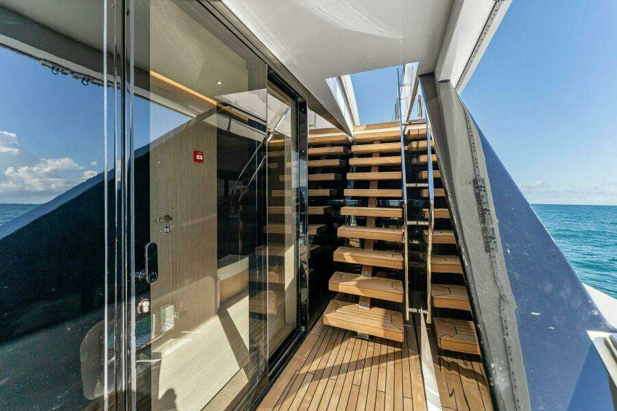 Oceans Se7en 106ft Custom Line Yacht For Sale