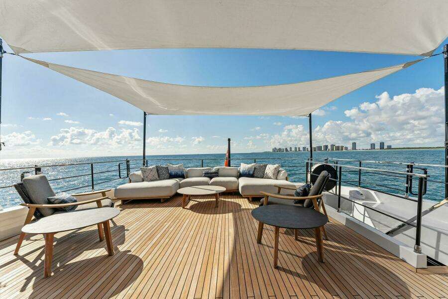 Oceans Se7en 106ft Custom Line Yacht For Sale