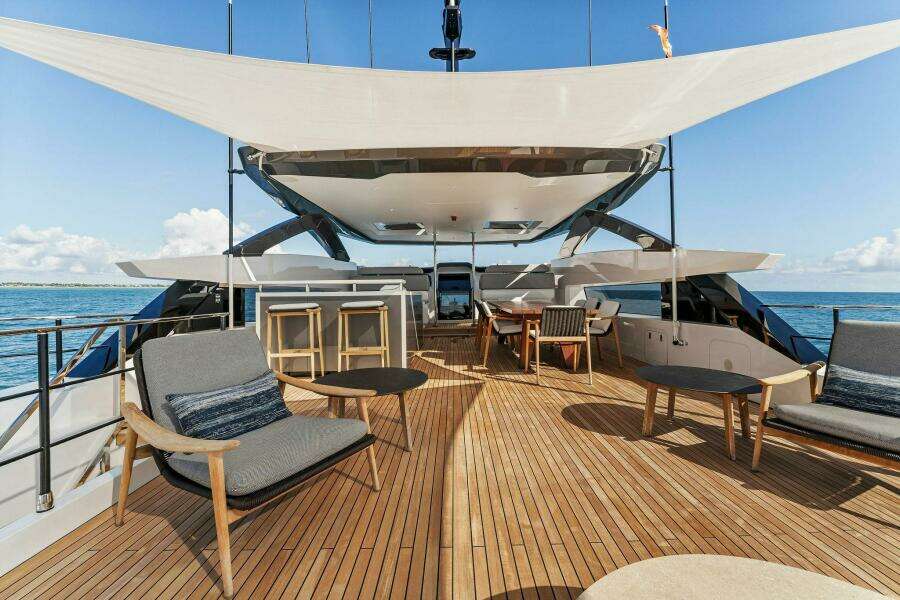 Oceans Se7en 106ft Custom Line Yacht For Sale