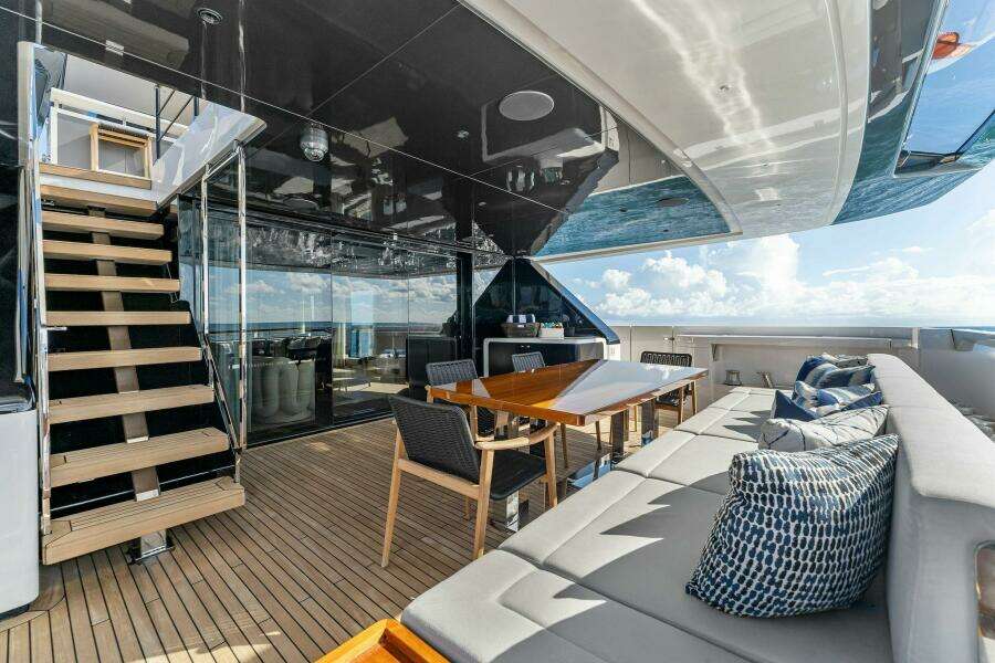 Oceans Se7en 106ft Custom Line Yacht For Sale