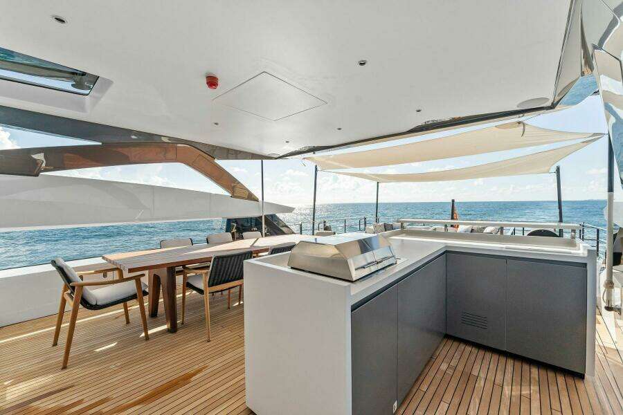 Oceans Se7en 106ft Custom Line Yacht For Sale