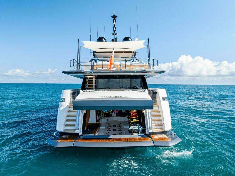 Oceans Se7en 106ft Custom Line Yacht For Sale