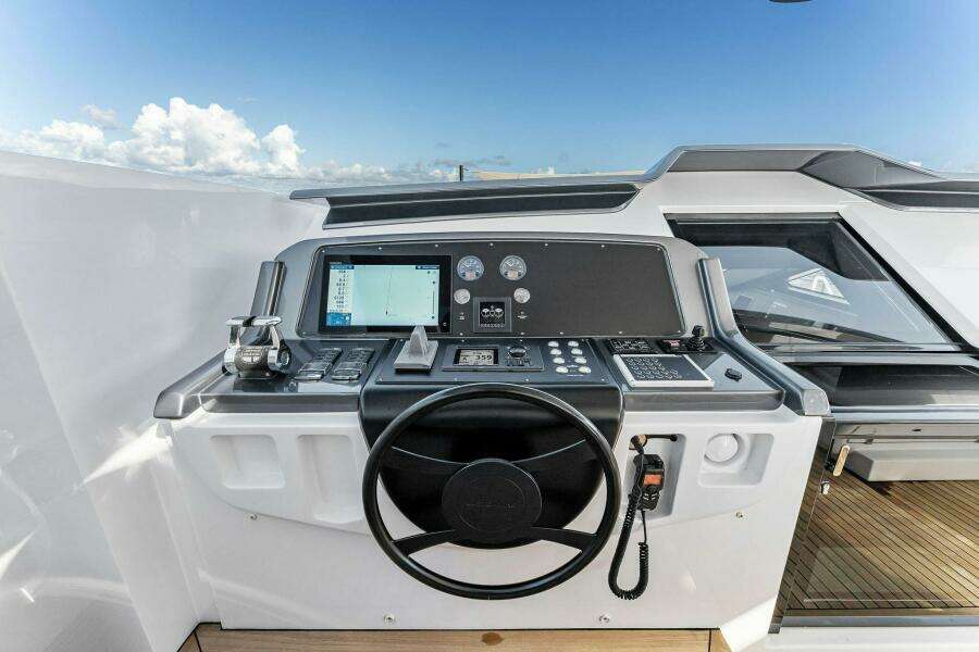 Oceans Se7en 106ft Custom Line Yacht For Sale