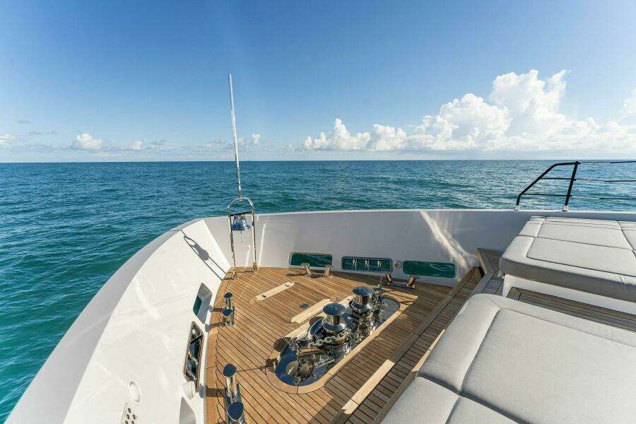 Oceans Se7en 106ft Custom Line Yacht For Sale