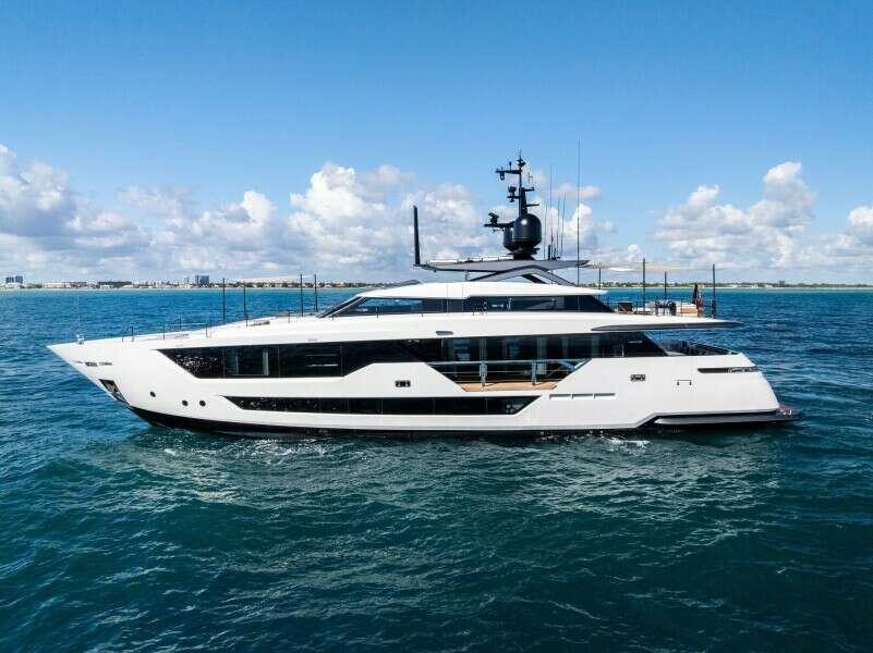 Oceans Se7en 106ft Custom Line Yacht For Sale