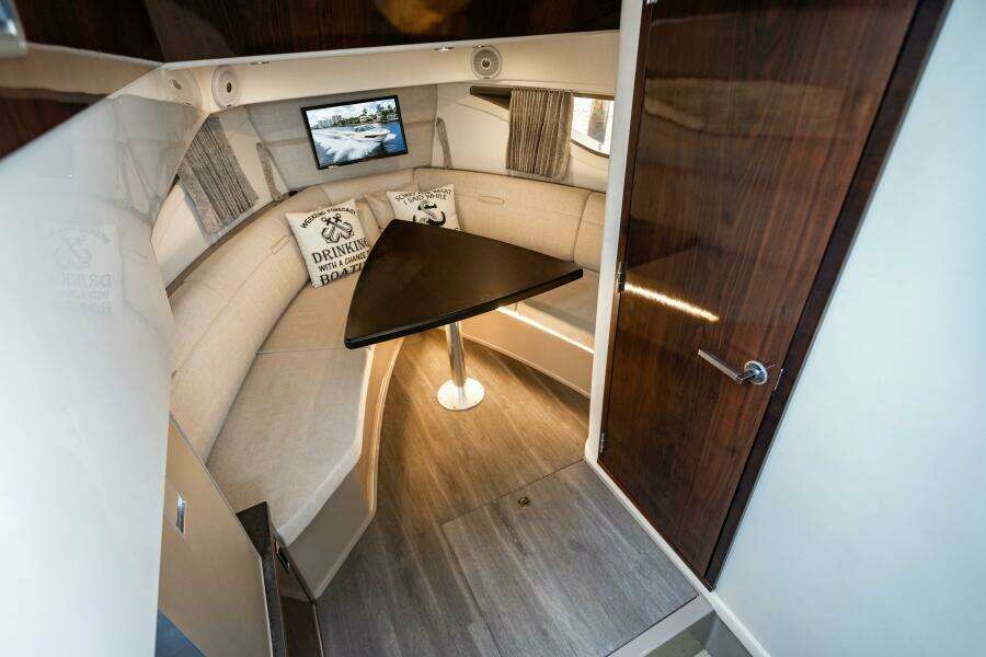 Sound Decision 32ft Sea Ray Yacht For Sale