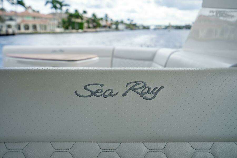 Sound Decision 32ft Sea Ray Yacht For Sale