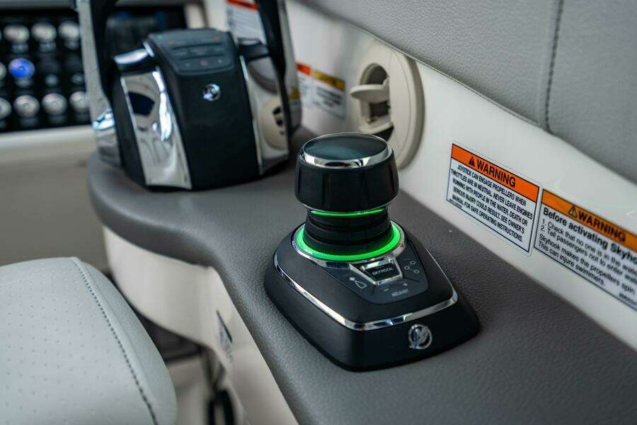 Sound Decision 32ft Sea Ray Yacht For Sale