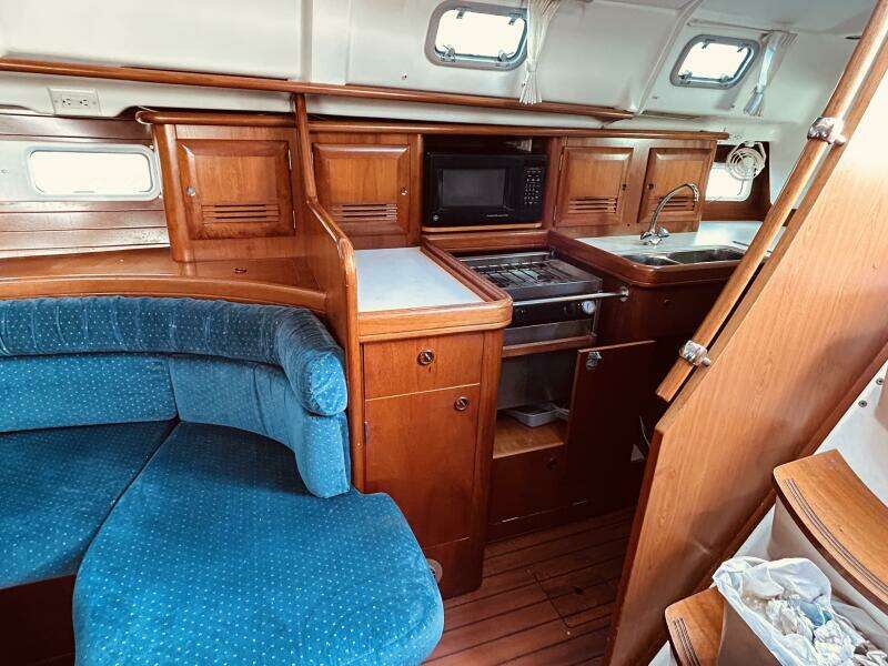 Morning Star 41ft Beneteau Yacht For Sale