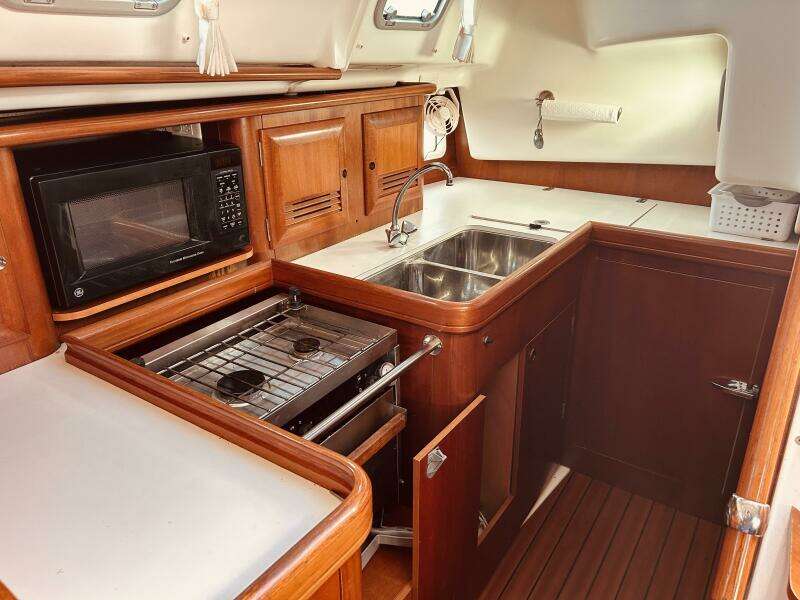 Morning Star 41ft Beneteau Yacht For Sale