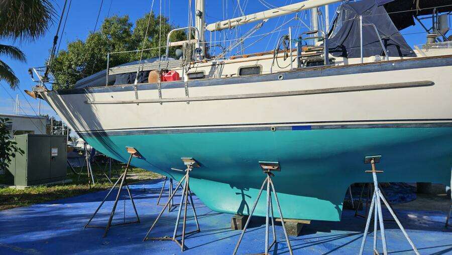 Light Reach 37ft Pacific Seacraft Yacht For Sale