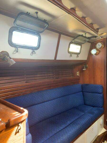 Light Reach 37ft Pacific Seacraft Yacht For Sale