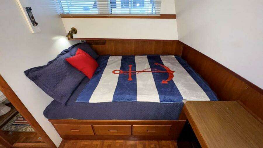 Aft Primary Stateroom 