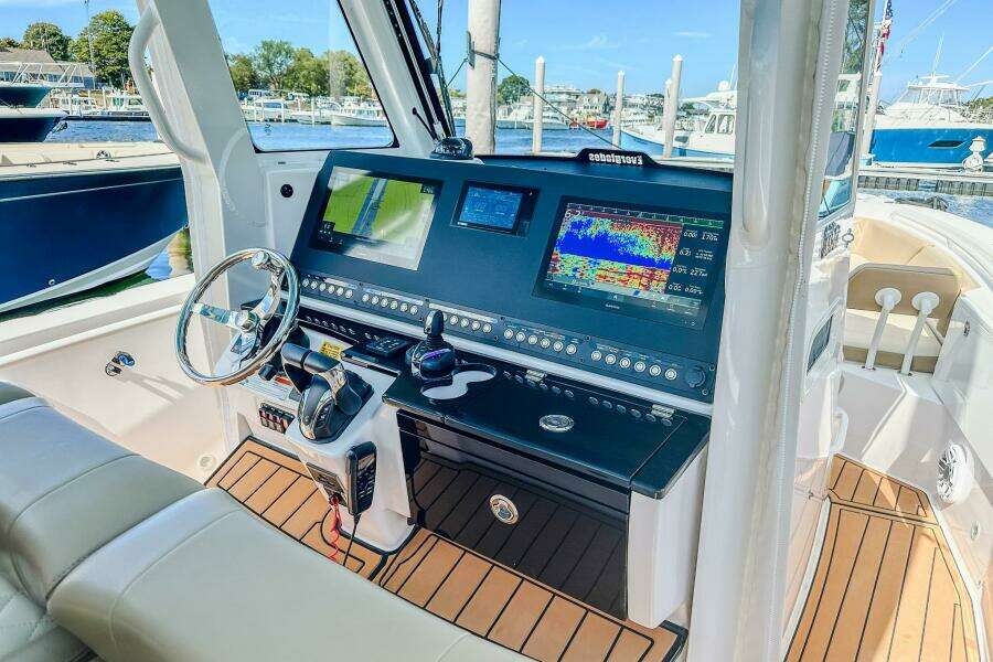 Gigi 33ft Everglades Yacht For Sale