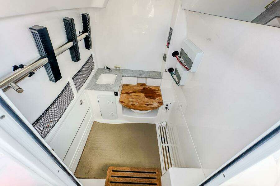 Gigi 33ft Everglades Yacht For Sale