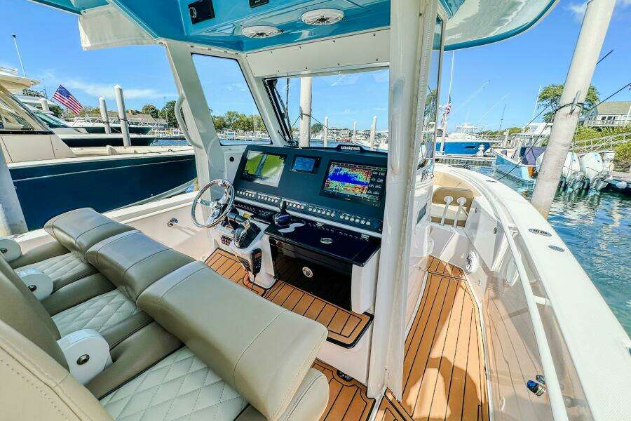 Gigi 33ft Everglades Yacht For Sale
