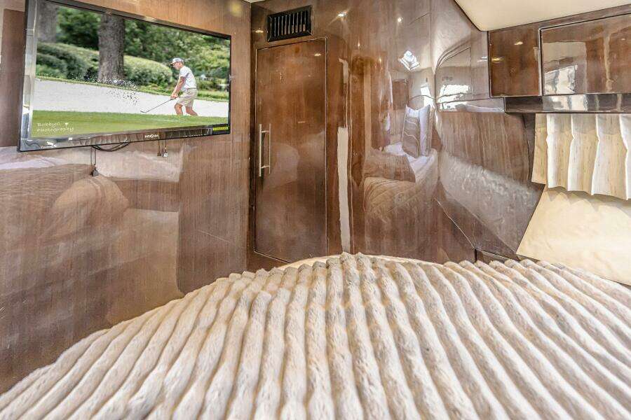 KENDALMAC 46ft Regal Yacht For Sale KENDALMAC 46ft Regal Yacht For Sale