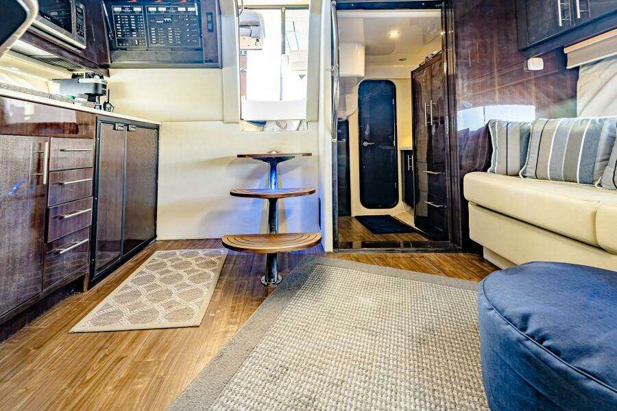 KENDALMAC 46ft Regal Yacht For Sale KENDALMAC 46ft Regal Yacht For Sale