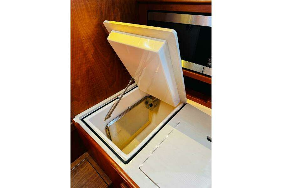 Maverick 37ft Hinckley Yacht For Sale Maverick 37ft Hinckley Yacht For Sale