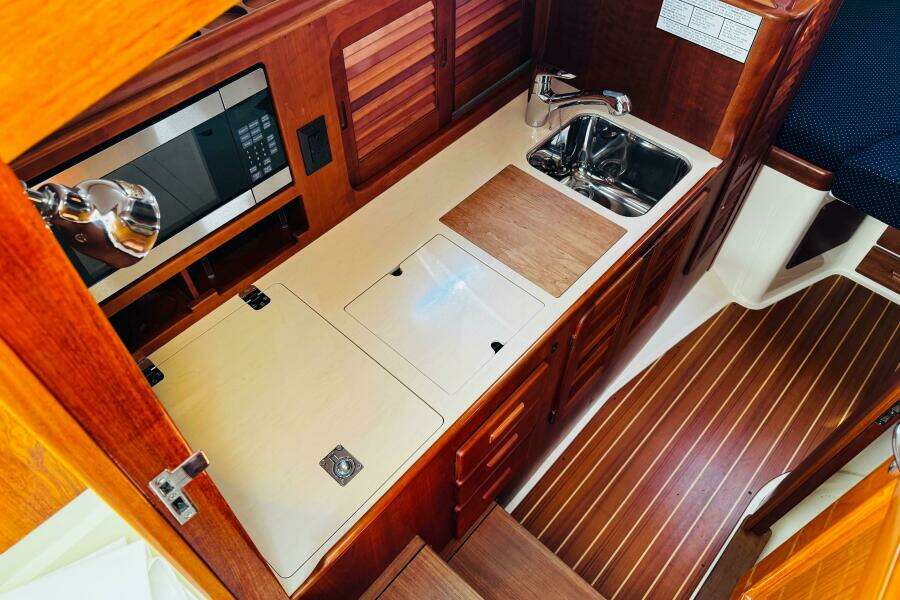 Maverick 37ft Hinckley Yacht For Sale Maverick 37ft Hinckley Yacht For Sale