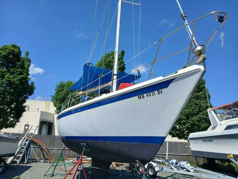 Seven Sinners 30ft Ericson Yacht For Sale