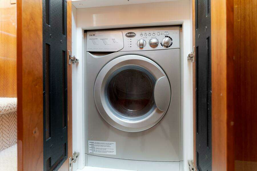 No Contingencies 44ft Riviera Yacht For Sale No Contingencies 44ft Riviera Yacht For Sale