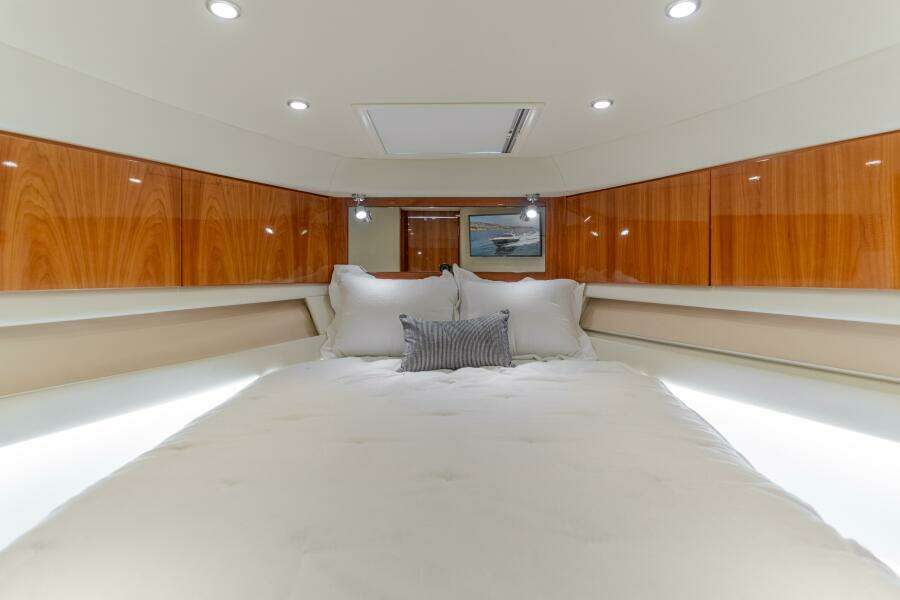 No Contingencies 44ft Riviera Yacht For Sale No Contingencies 44ft Riviera Yacht For Sale