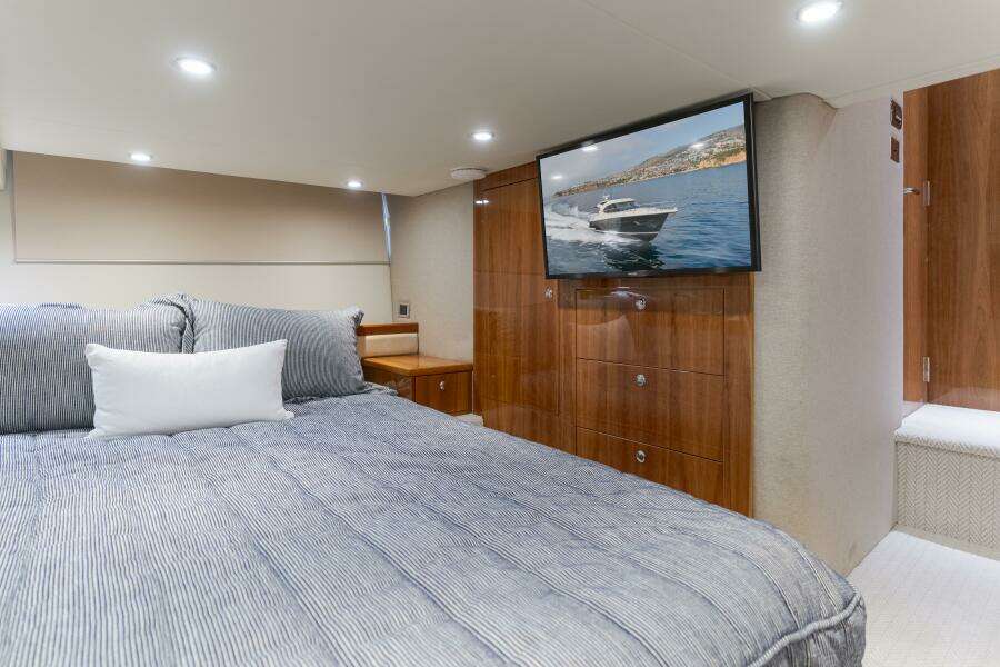 No Contingencies 44ft Riviera Yacht For Sale No Contingencies 44ft Riviera Yacht For Sale